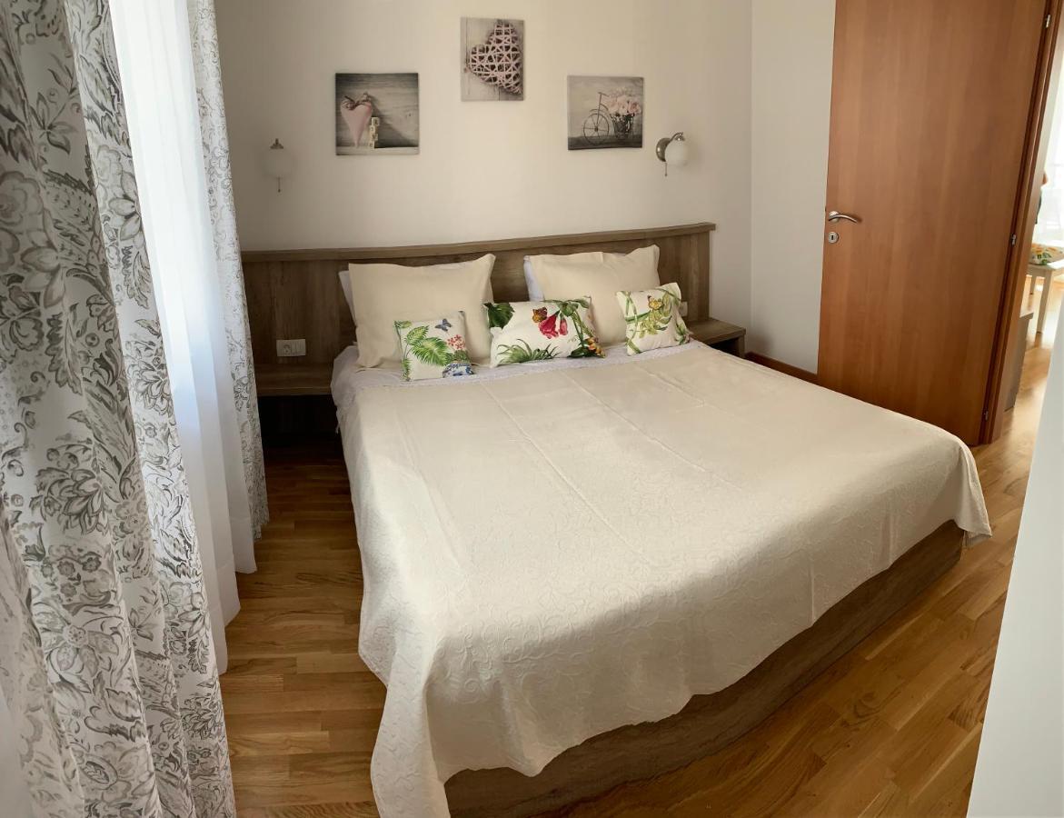 Ive Lole Ribara 38 Apartman Bečići Kültér fotó