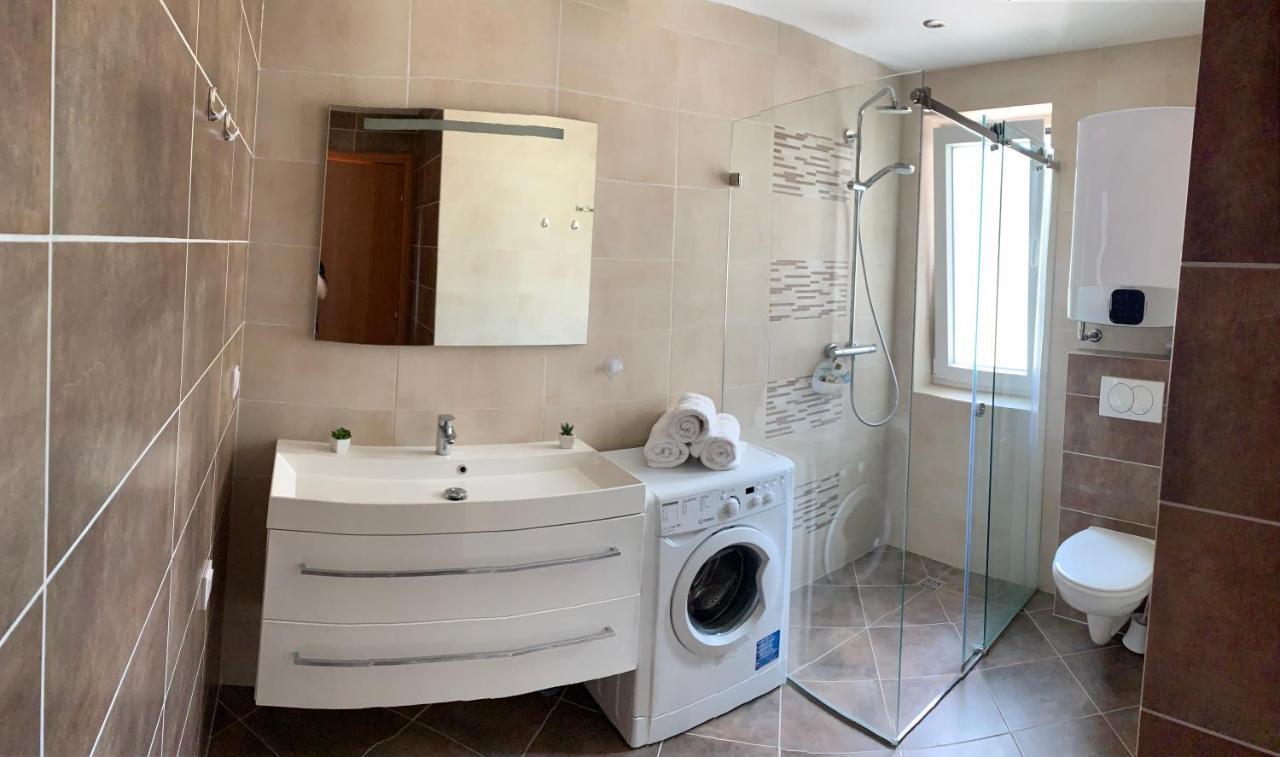 Ive Lole Ribara 38 Apartman Bečići Kültér fotó